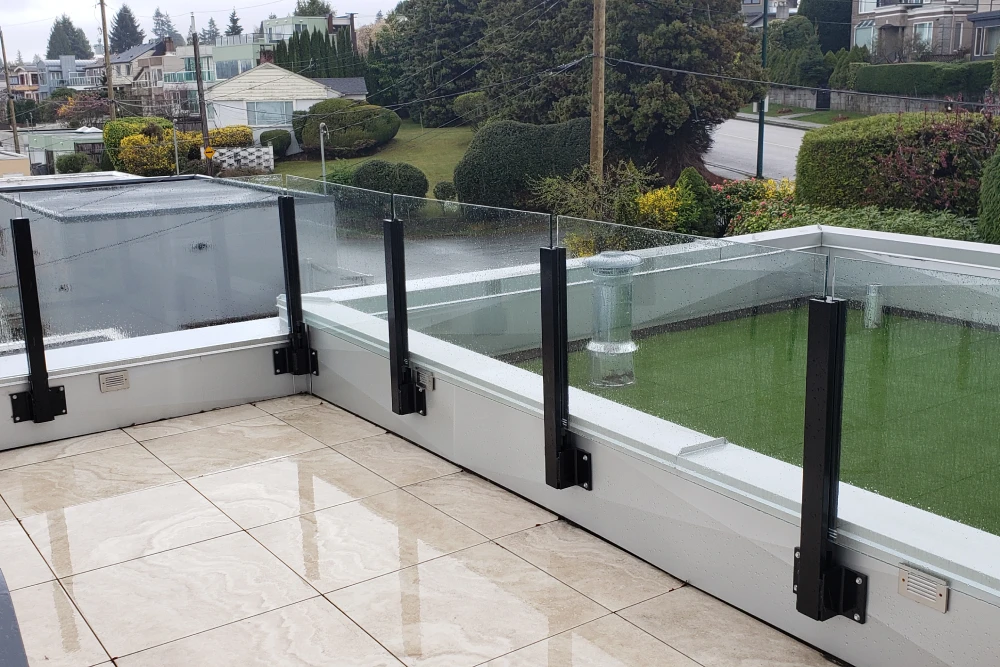 Glass railing for stairs and decks